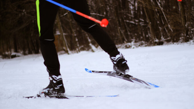 initial-snow-winter-skiing-white-blue-black-1603803-pxherecom.jpg